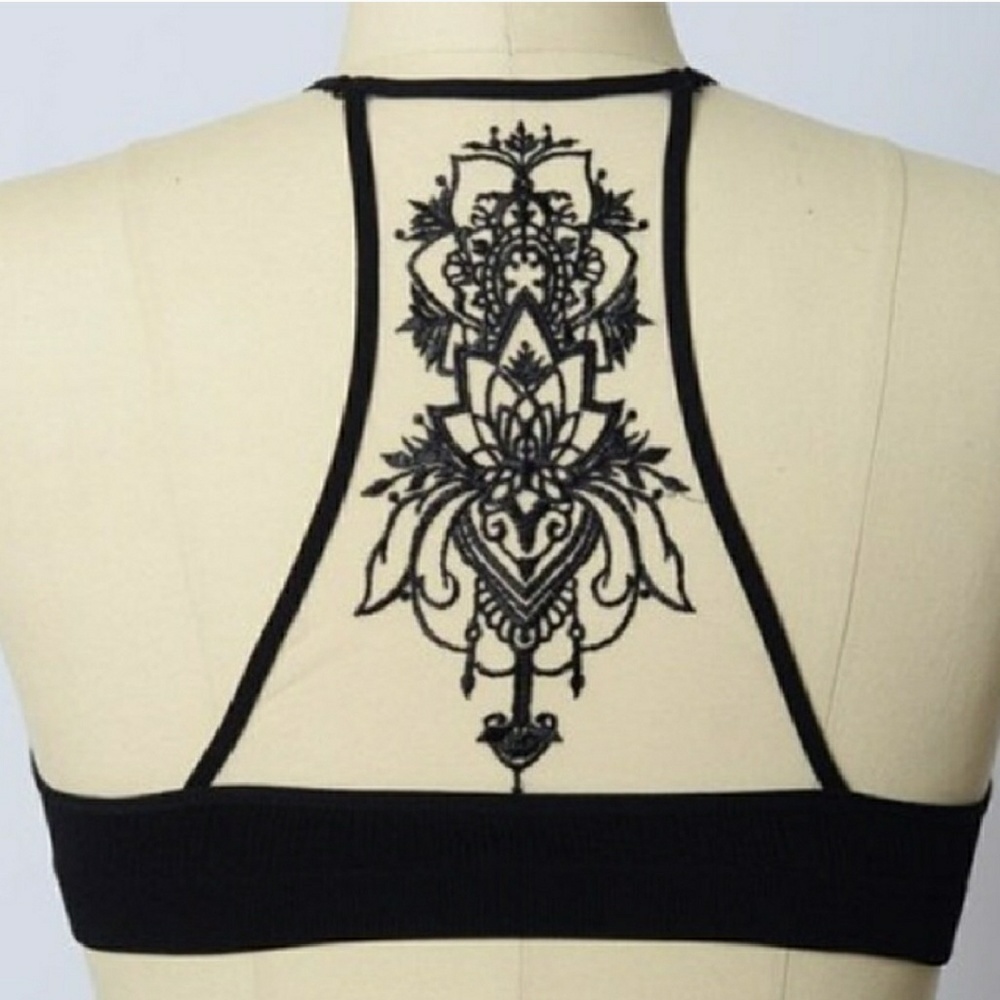 🍒Black Embroidered Bralette🍒 - Picture 3 of 7